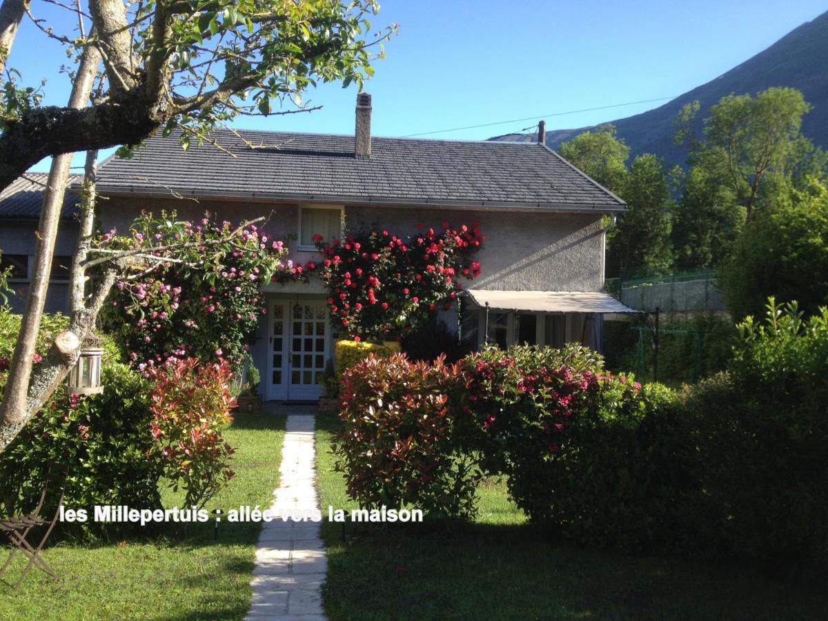Les Millepertuis Vila Luz-Saint-Sauveur Exterior foto